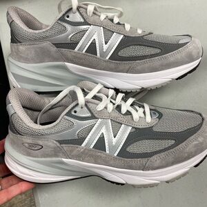 New Balance W990GL6 Cushioned Running Shoes Women’s Size 10 wide Grey. No box.